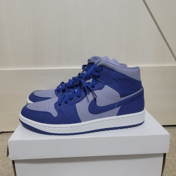 Air Jordan 1 Mid SE womens US 10.5 - Picture 1 of 4